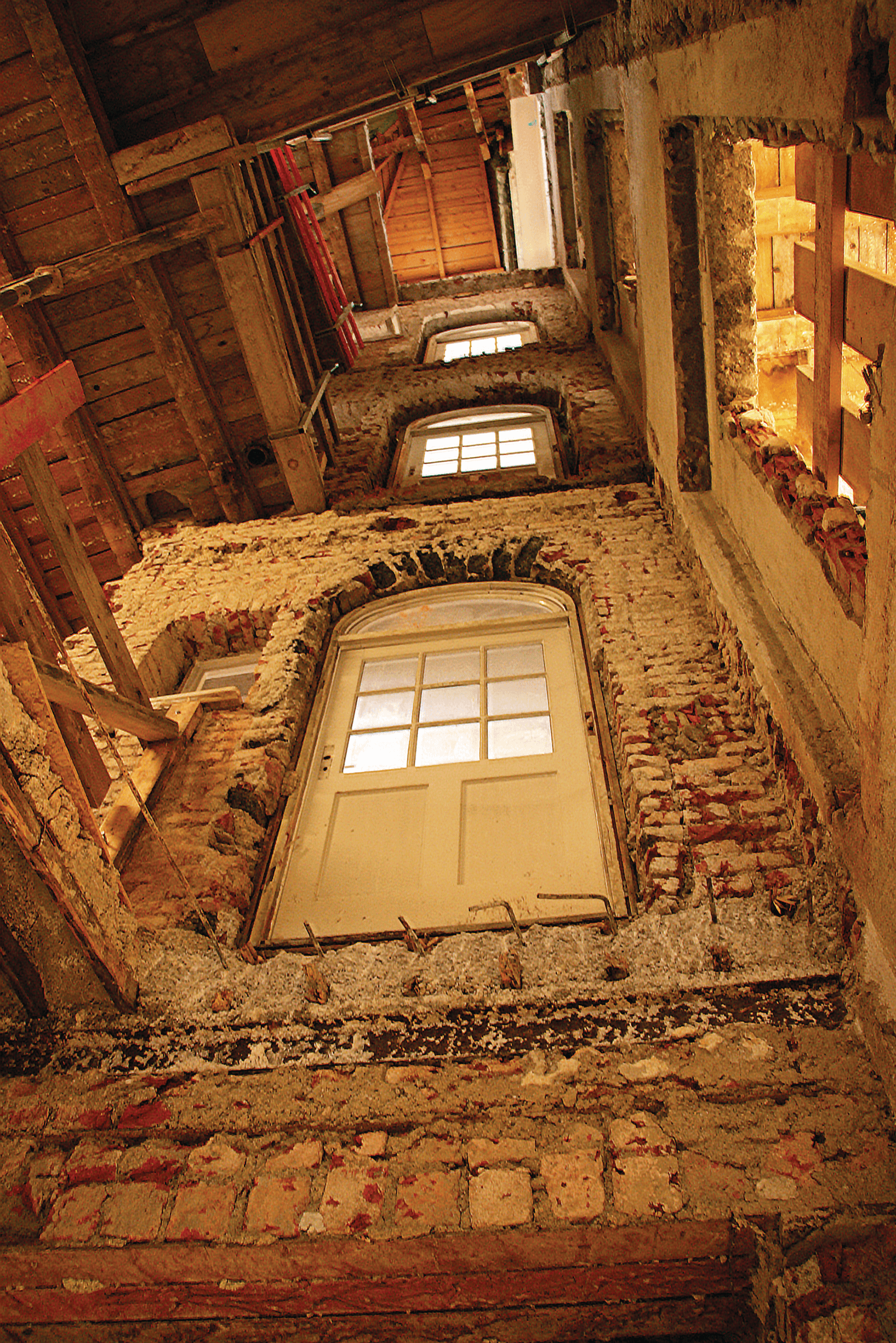 Ruffinihaus_entkernt_von_innen_Tyczka Energy_1576x2362