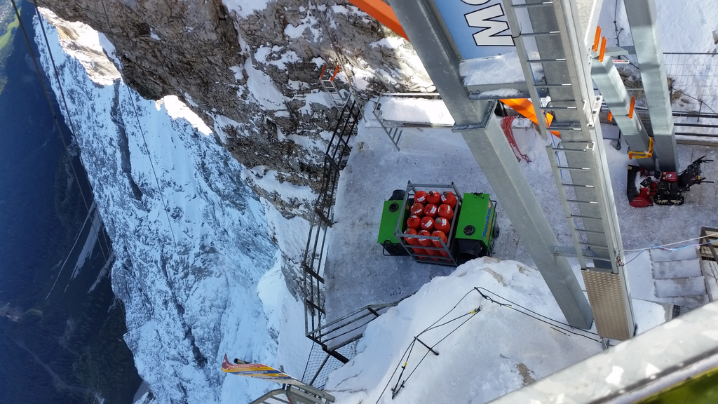 Zugspitzbahn_Warmlufheizung_Gasflaschen_Warmluftgebläse_Baustelle_Tyczka Energy